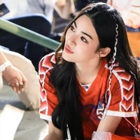 Lingling Kwong [cô]