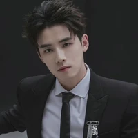 tô minh hoài ( ba cô chị em)