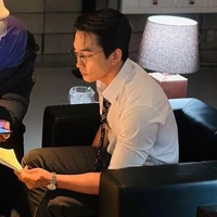 Chủ Tịch Choi (bố Seung Hyun)