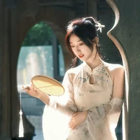 Bạch Uyển Đình