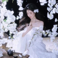 Qin Lucasta