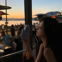 Lưu Anh Đào ( bạn nữ chính)