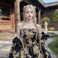 Tạ Liêu Trinh( Người yêu cũ Hoàng Bách)