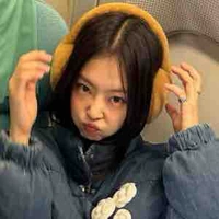 JENNIE [ EM ]
