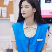 Chị Kim (nhân viên cửa hàng tiện lợi)