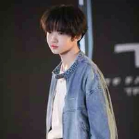 Trương Dịch Nhiên (anh 9)