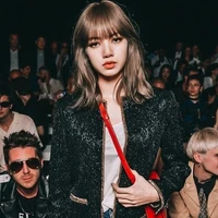Lalisa Manoban ( cô )