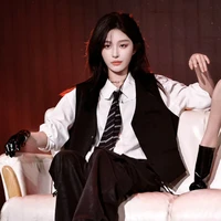 Vương Dịch [cô]
