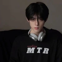 Dương Ảnh Quân_na9