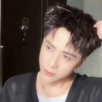 Quang Hùng ( bé phone)