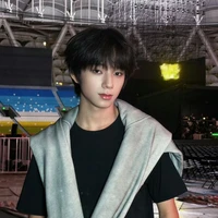 Vương Lỗ Kiệt _ anh