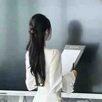 Giáo viên Kim Yeri