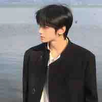 Lục  Huy Thần(anh nguyên chủ)