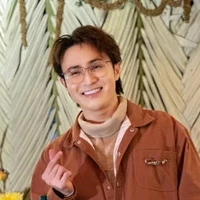 tác gia đẹp gái s1tg:)