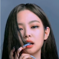 Kim Jennie - Em