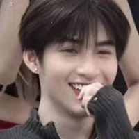 H.Hùng