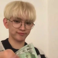Tác giả bili