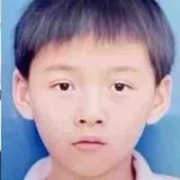 Hoàng Hùng lúc nhỏ