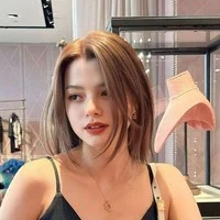 becky armstrong(bạn nàng)