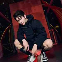 Huỳnh Hoàng Hùng(Hùng Huỳnh)