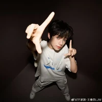 Vương Lỗ Kiệt_gã