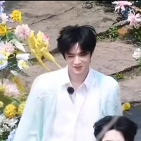 Lưu Diệu Văn( y)