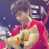 Quang Hồng dễ thương lắm đó 😏
