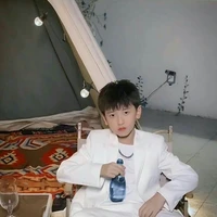 Tả Kỳ Hàm(lúc nhỏ)