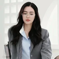 Lingling Kwong (Cô)