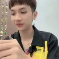 Red/ Phạm Vũ Hoài Nam