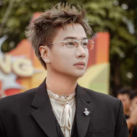 ⁹⁴ Hoàng Kim Long ‹Lou Hoàng›