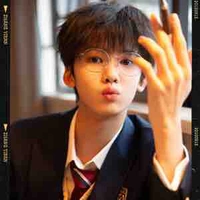 Zhangyiran ( boy nóng tính )