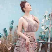 Nguyễn Thị Ngọc( mẹ Trinh)