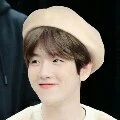 Baekhuyng(mẹ Jin)