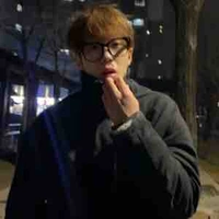 Đức Huy 〔 ♋︎ ; 🥨 〕@bopateyeuminhem 