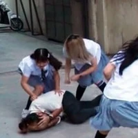 nhân viên cửa tiệm