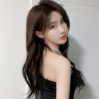 Vương Hiểu Giai (chị cô)