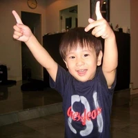 Phuwin (2 tuổi)