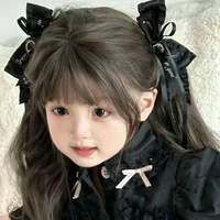 Hạ Linh Nhi _ hồi nhỏ