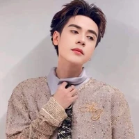 QUANG HÙNG
