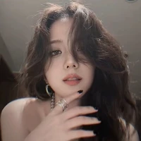 Kim Jisoo - cô