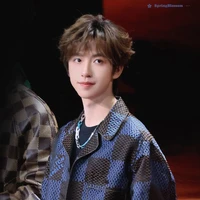 Hạ Tuấn Lâm "ba hắn"