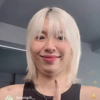 Tg trốn mẹ chơi les