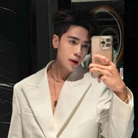 Q. hùng