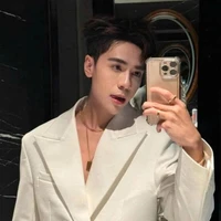 Q. hùng