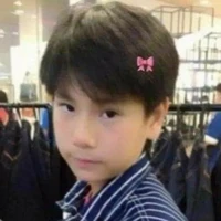 Phuwin mini (lúc 5t)