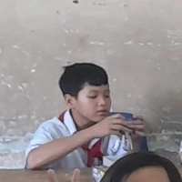 N.Minh Phát [lớp trưởng sĩ banh nót]