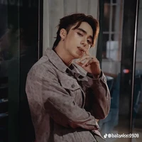 Hải đăng { cá mập}