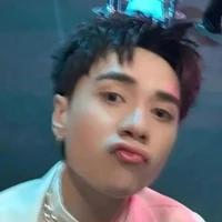 Q. Hùng