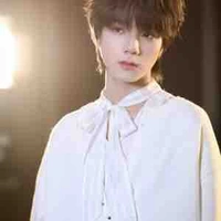 Vương Lỗ Kiệt _j